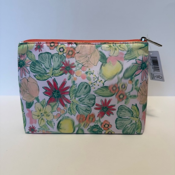 Clinique + Jonathan Cohen Make Up Bag With 8 Piece Make Up Set - Picture 3 of 8